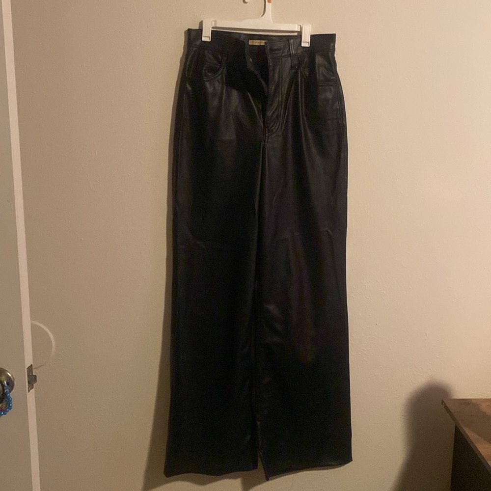 Elegant Black Leather Women's Levi’s - Picture 3 of 5